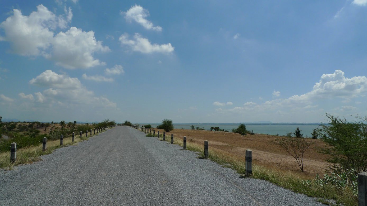 Pasak Chonlasit Dam ROAD