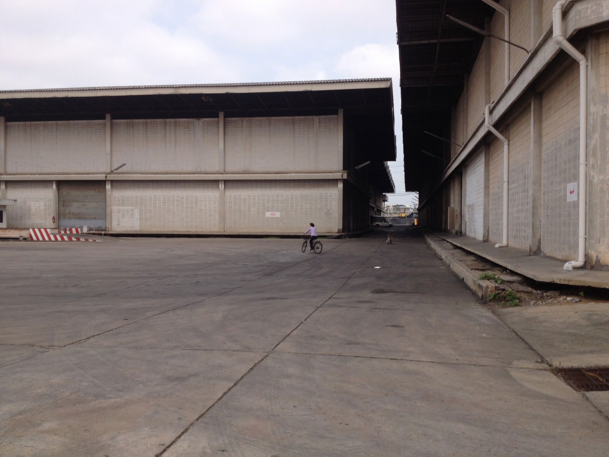 Tonburi Warehouse