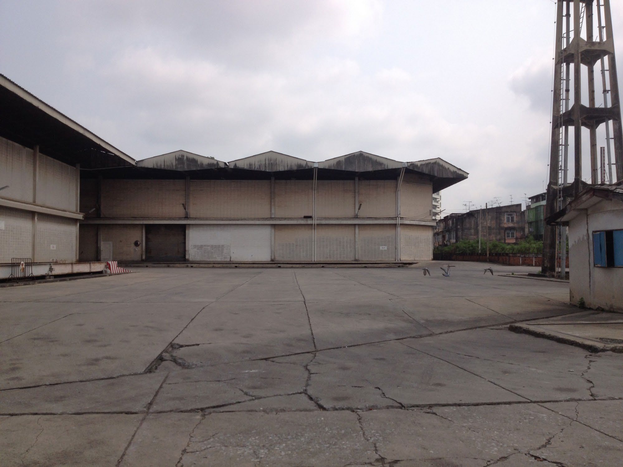Tonburi Warehouse