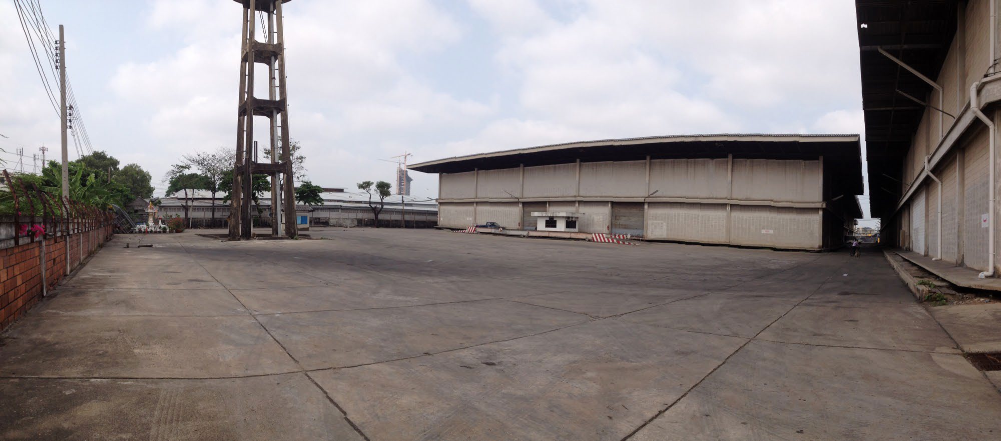 Tonburi Warehouse