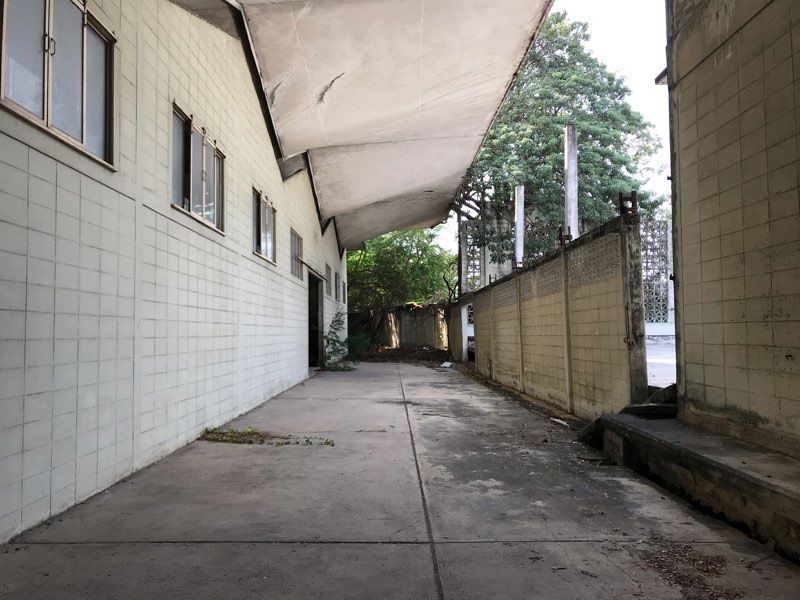 Udomsuk Warehouse
