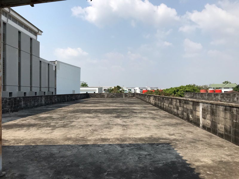 Udomsuk Warehouse