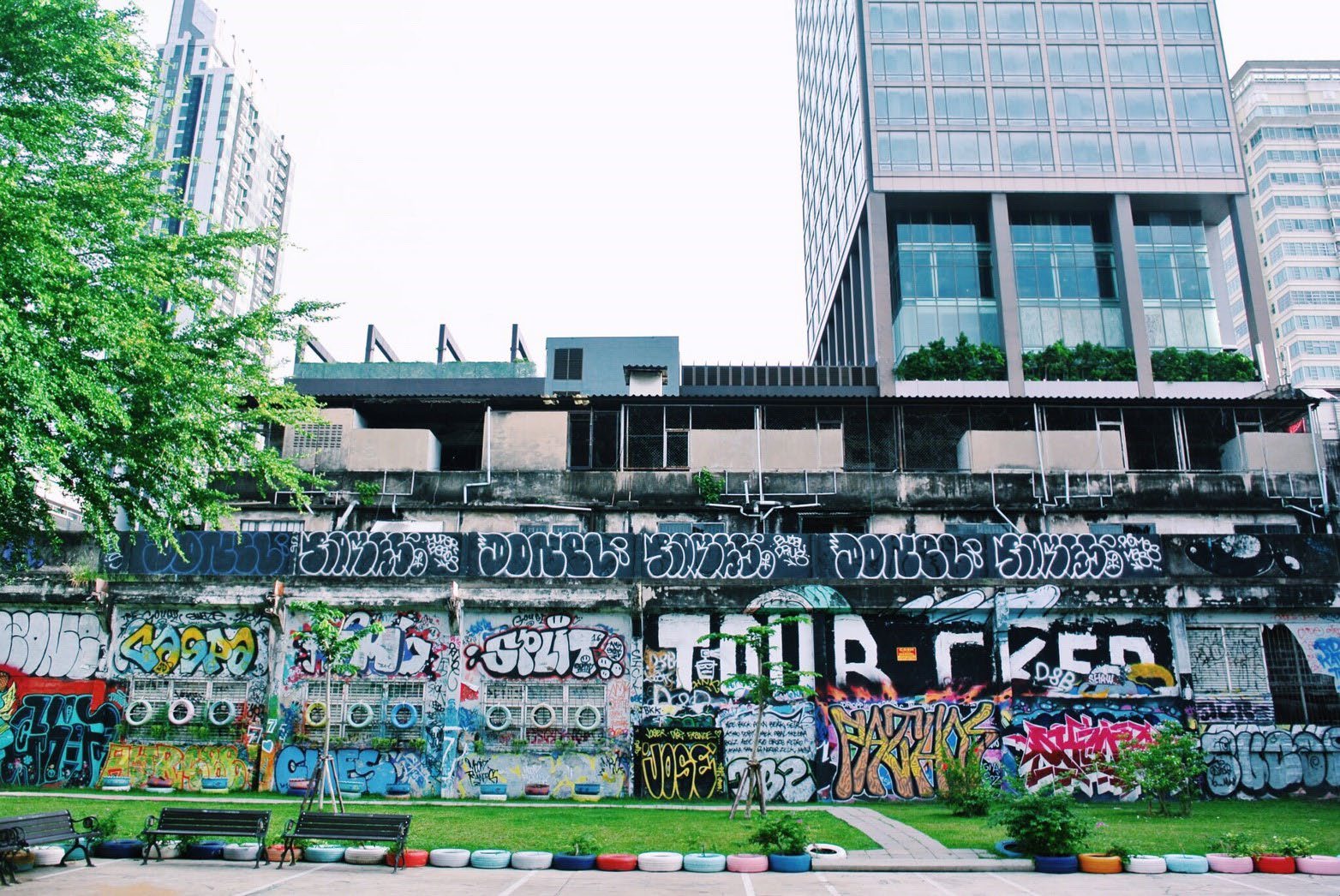 Graffiti Near Vie Hotel Chaloemla Park