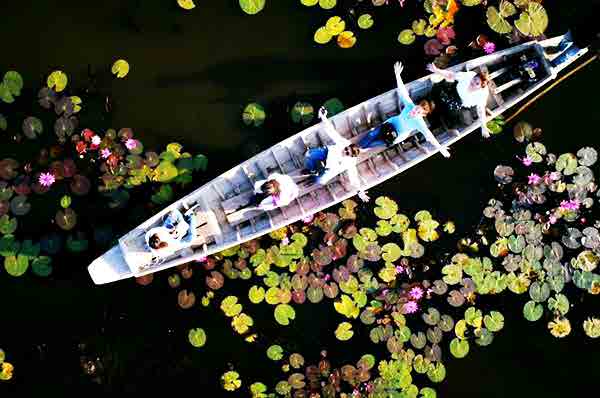 Red Lotus Floating Market