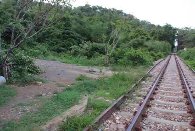 RAIL DEFILE  KAOPOON