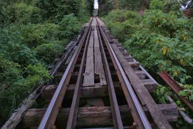 RAIL DEFILE  KAOPOON