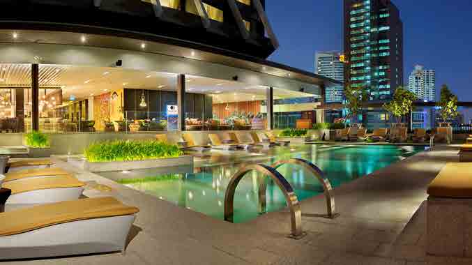 infitnity pool hotel