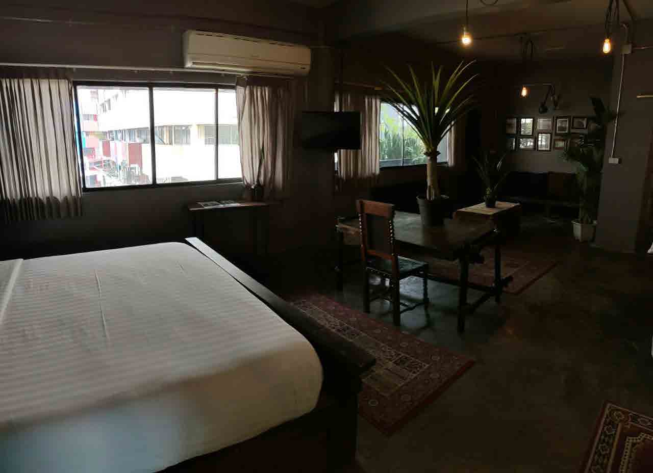 Mustang Nero Hotel