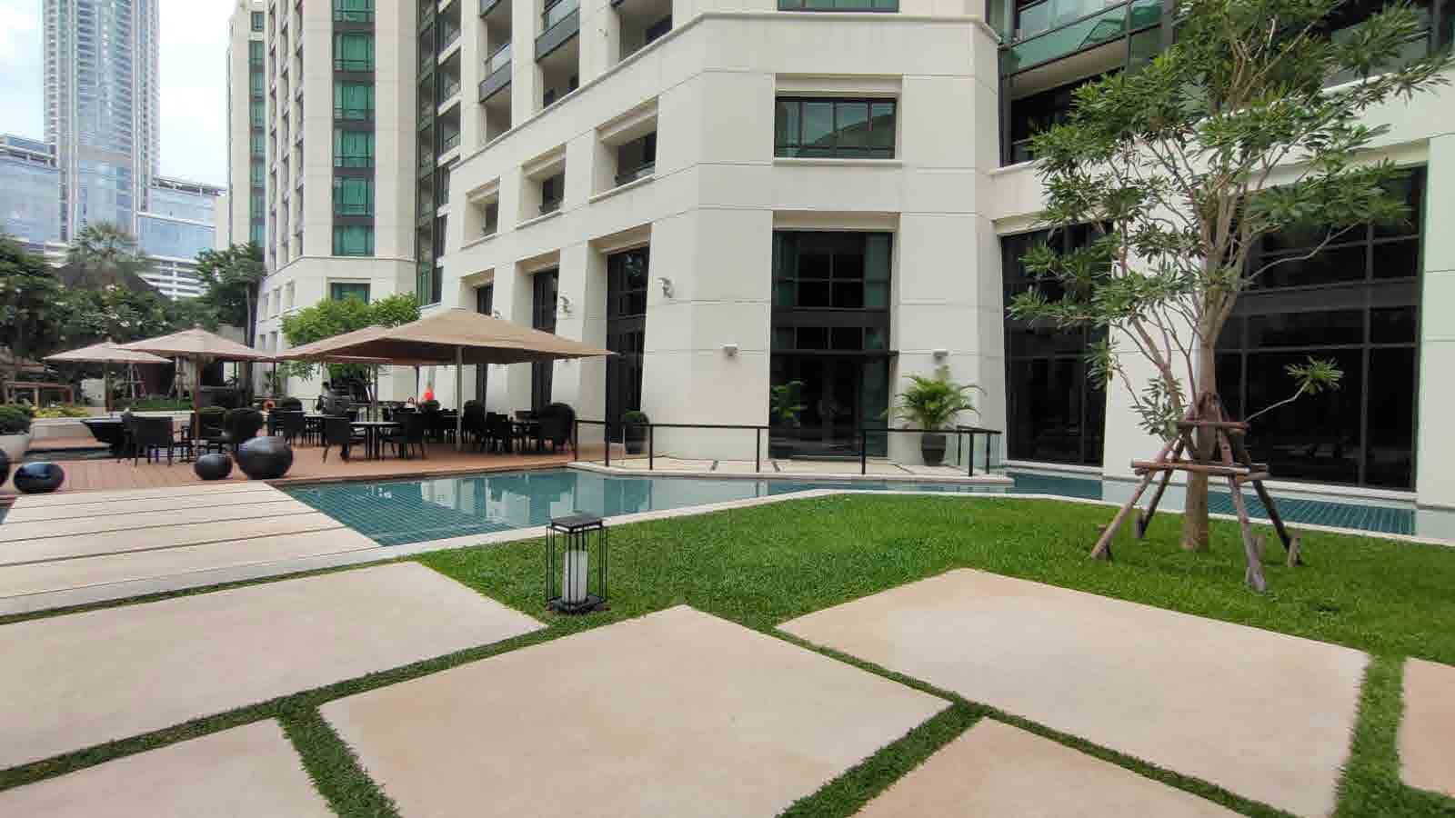 Siam Kempinski Pool Area