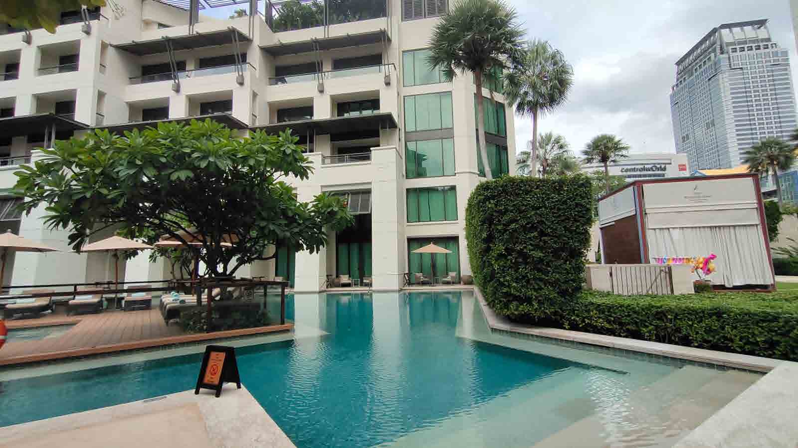 Siam Kempinski Pool Area