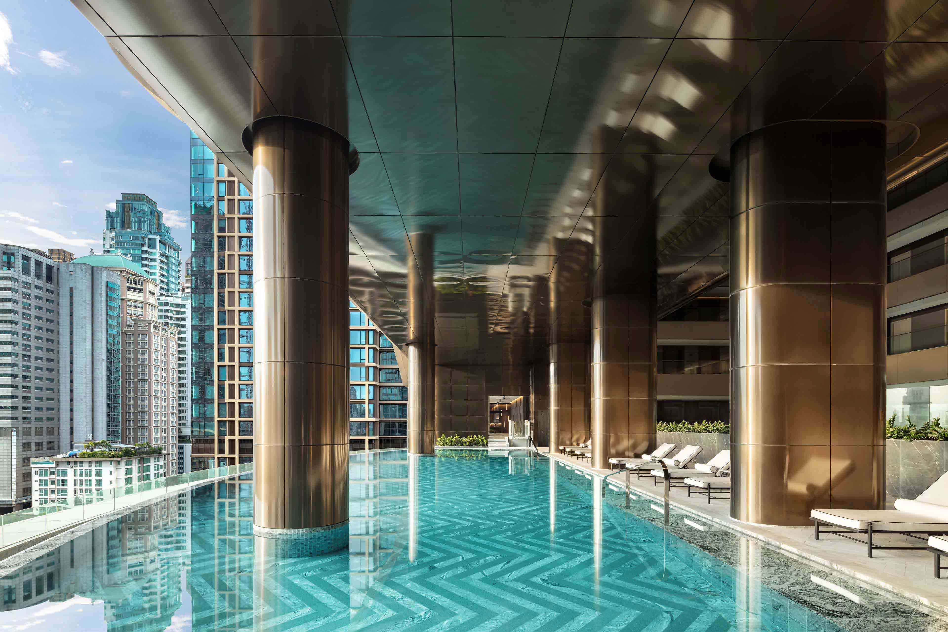 Sindhorn Kempinski pool