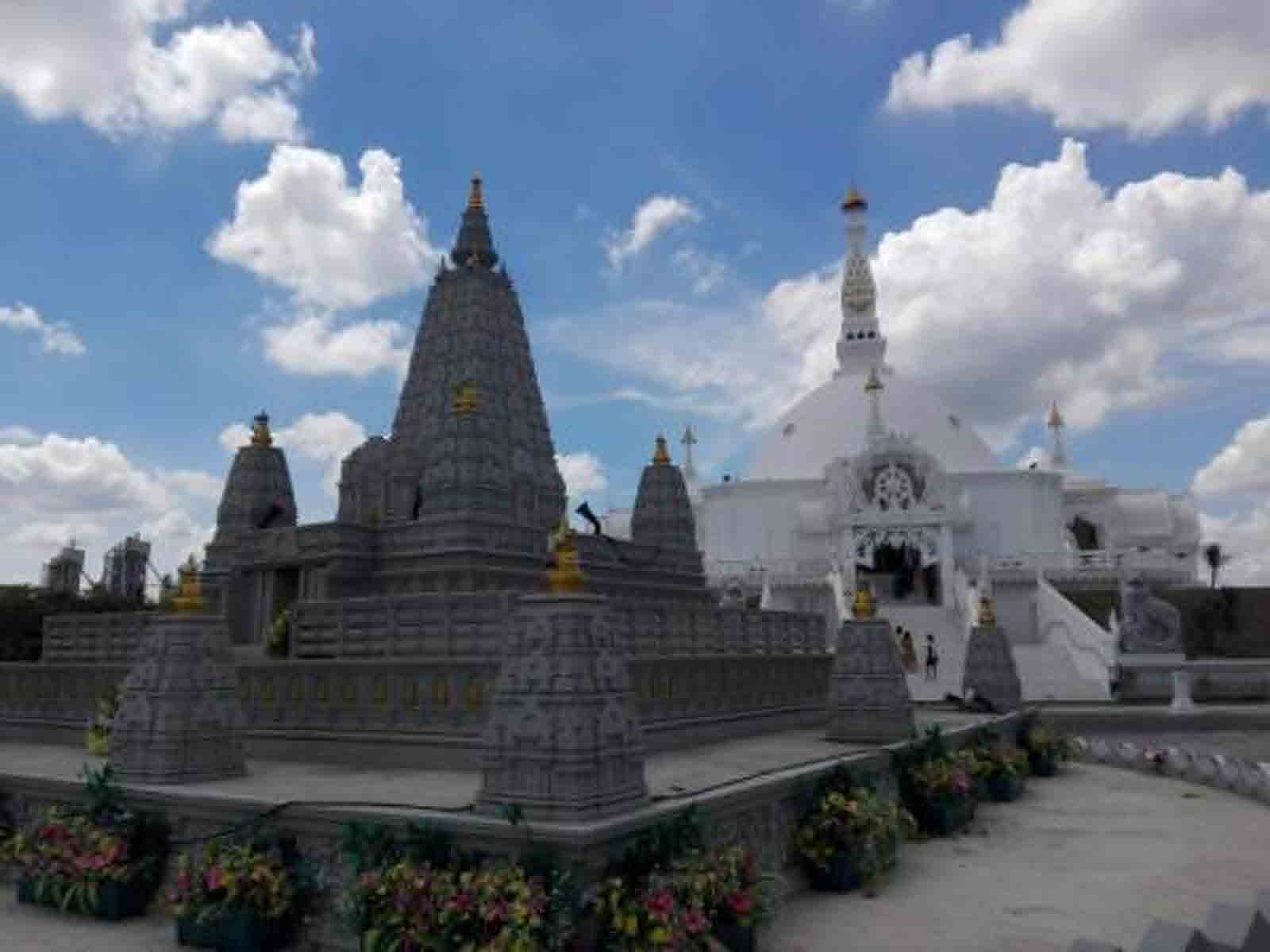 Wat Bueng Latthiwan