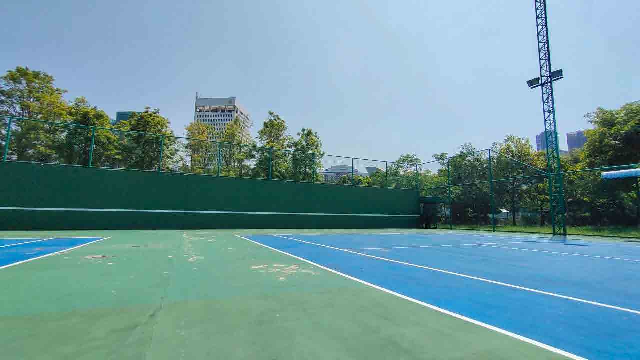 Rot Fai Park Basket Ball Court