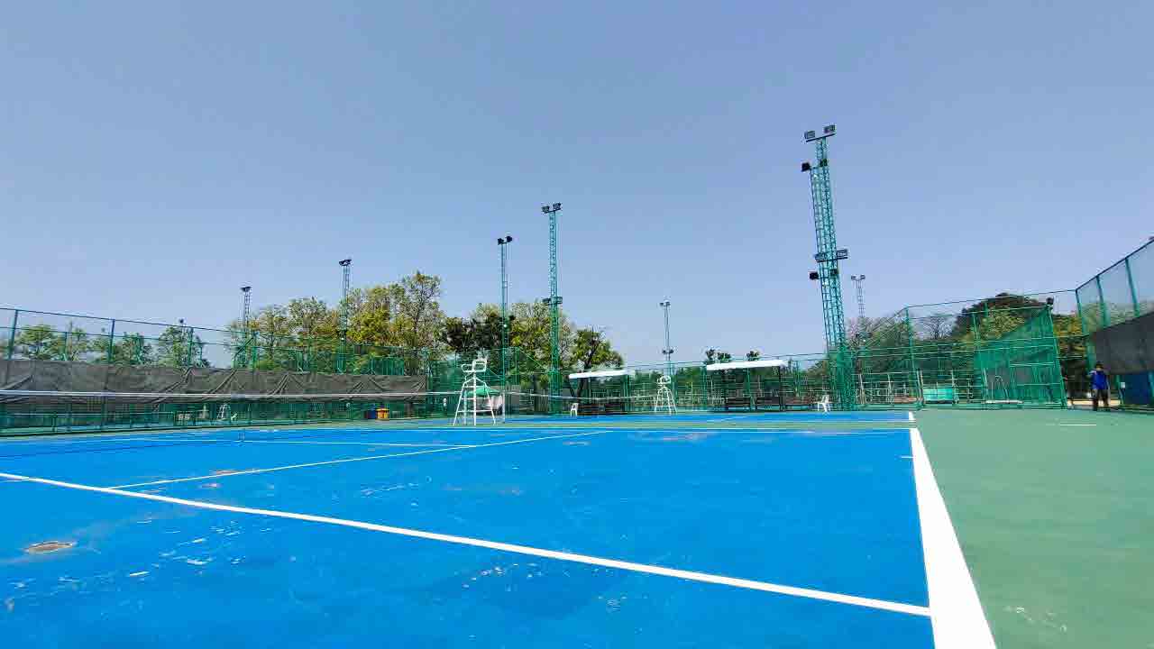 Rot Fai Park Basket Ball Court