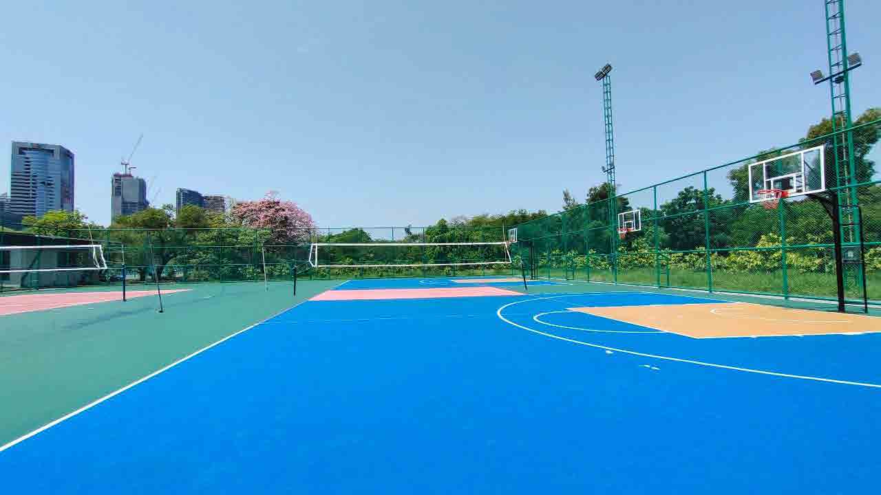 Rot Fai Park Basket Ball Court