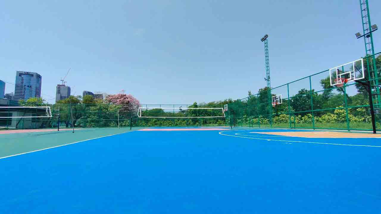 Rot Fai Park Basket Ball Court