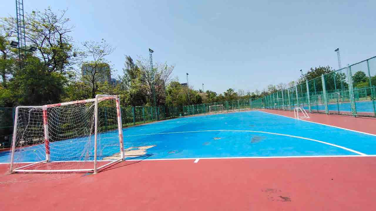 Rot Fai Park Basket Ball Court