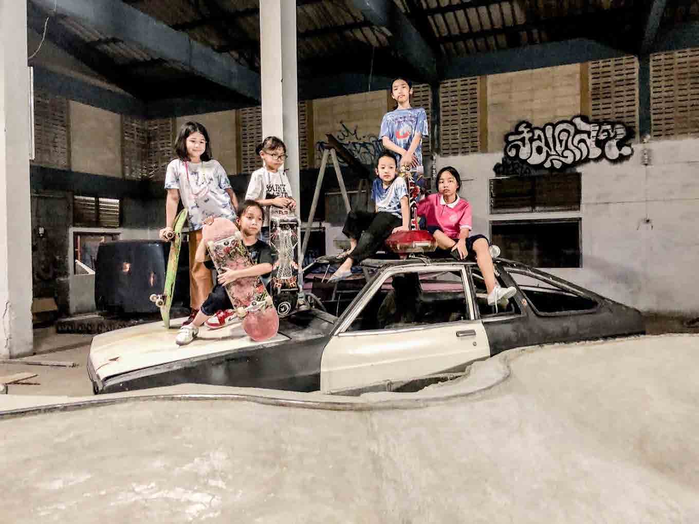SW13 SKATE GARAGE BKK