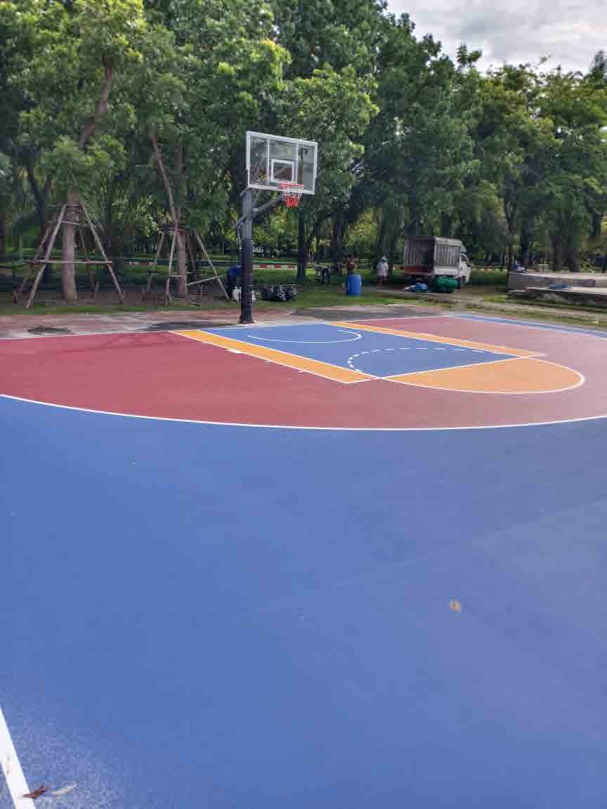 OUTDOOR BASKETBALL COURT