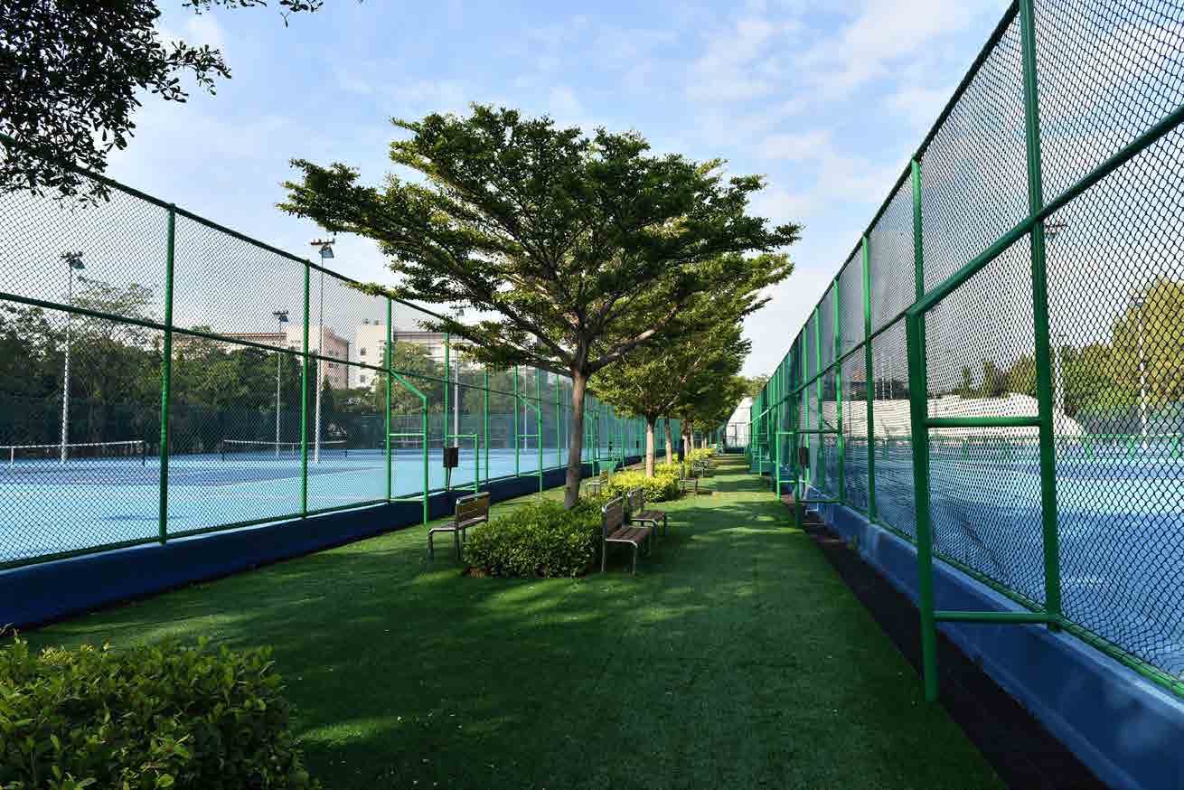 OUTDOOR TANNIS COURT
