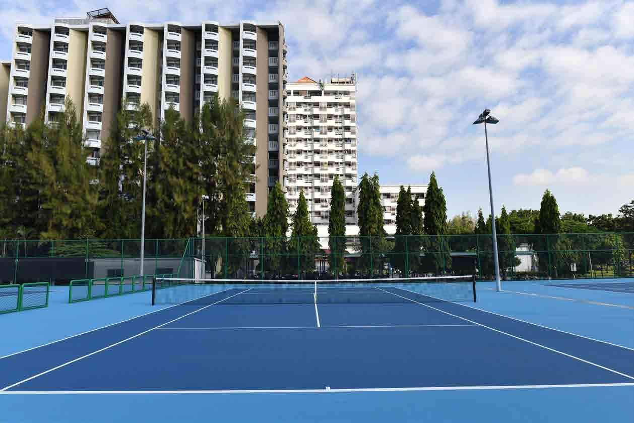 OUTDOOR TANNIS COURT