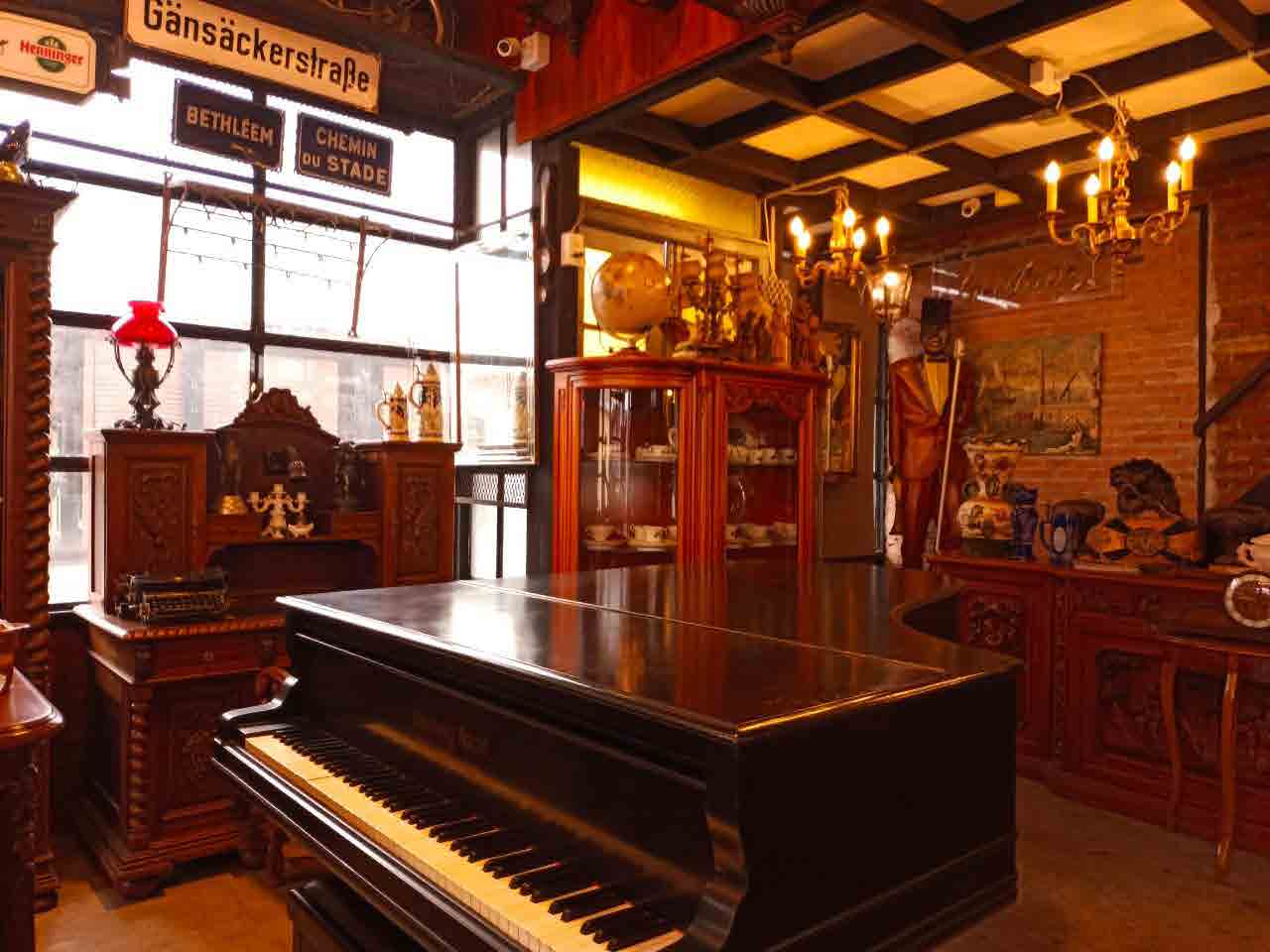 P A Antiques Shop @ Train Market