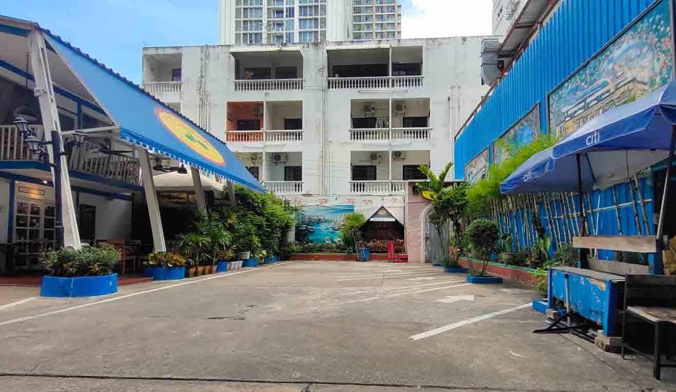Soi 11 Street
