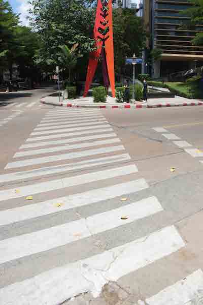 Suk Soi 24 Starbucks Street