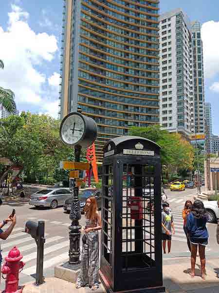 Suk Soi 24 Starbucks Street