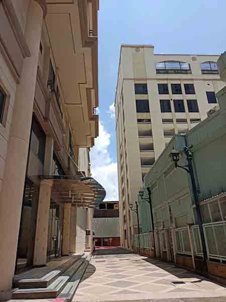 Suk Soi 24 Starbucks Street