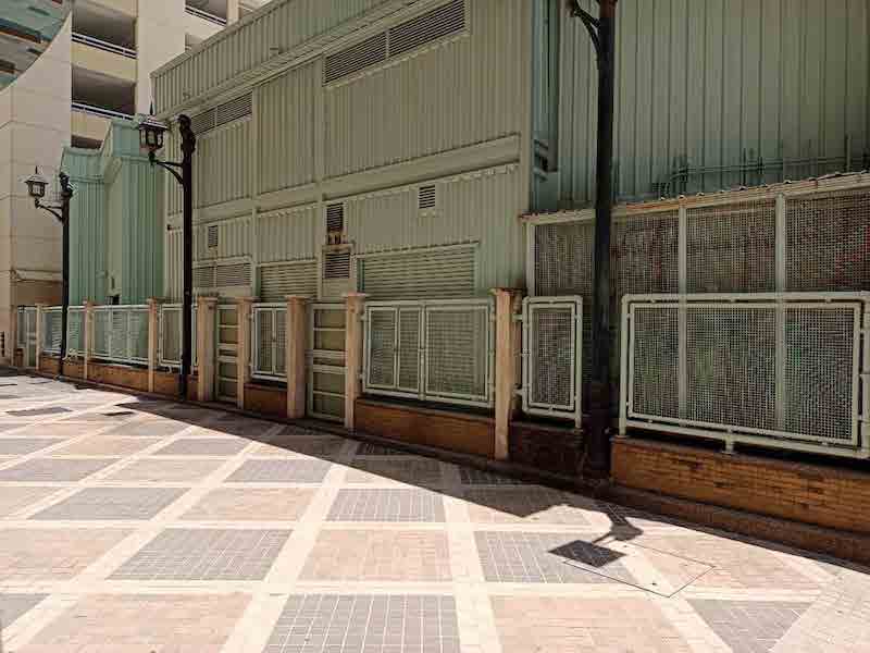 Suk Soi 24 Starbucks Street