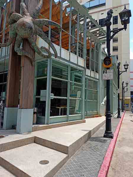Suk Soi 24 Starbucks Street