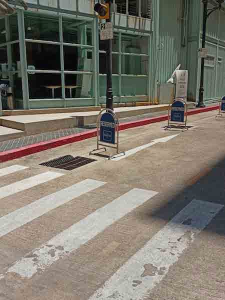 Suk Soi 24 Starbucks Street
