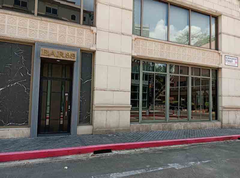 Suk Soi 24 Starbucks Street