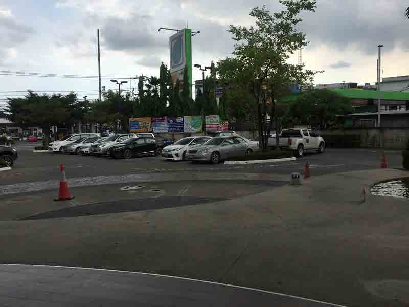 TOP SUPERMARKET Ladkabang On Nut