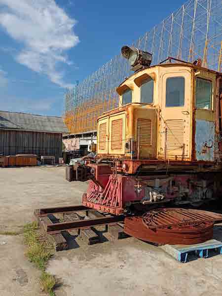 Train Market (Rod Fai)