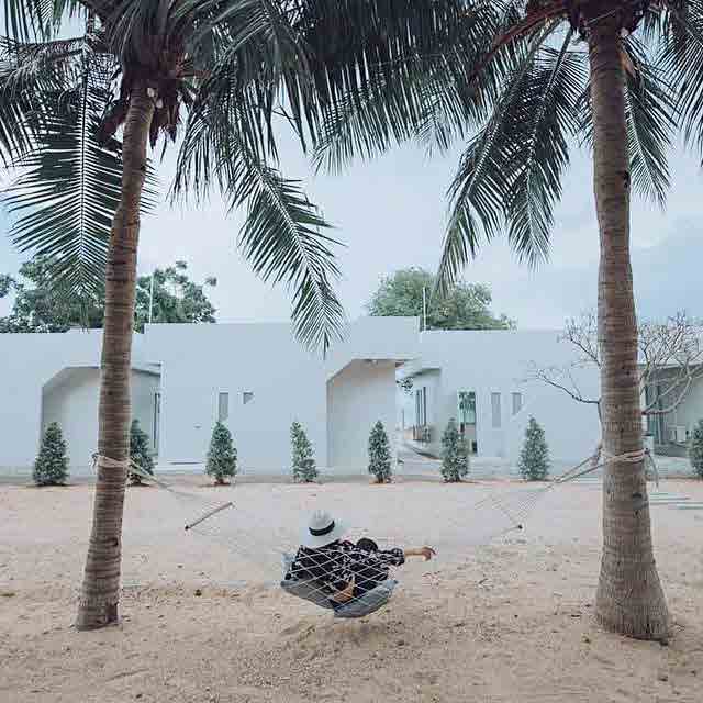 Rimtalay Resort & Indigo cafe Koh Larn