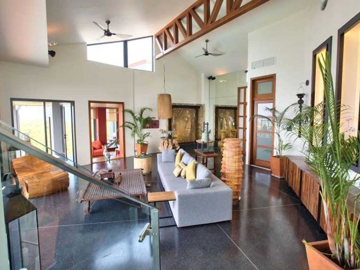 Villa Skyfall