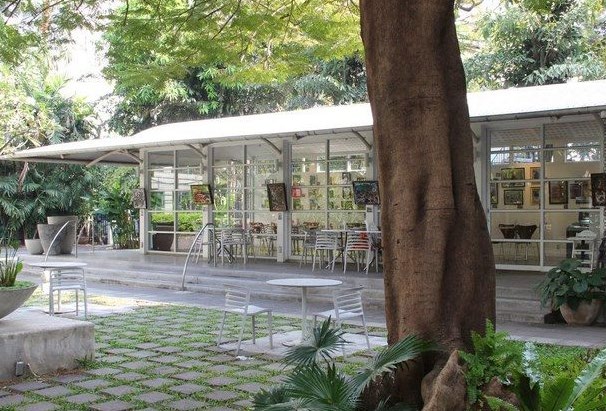 Neilson hays Library