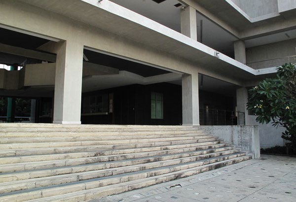 Red brick mahidol university