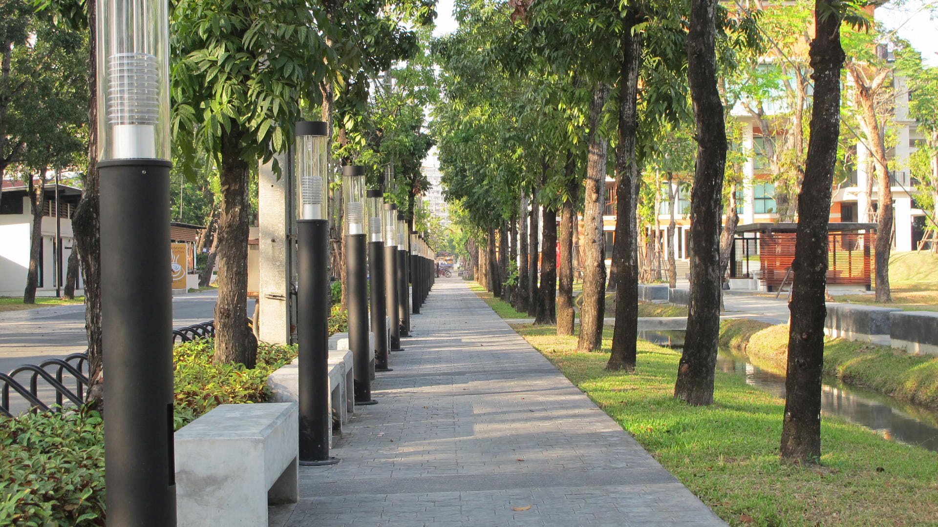 Red brick mahidol university