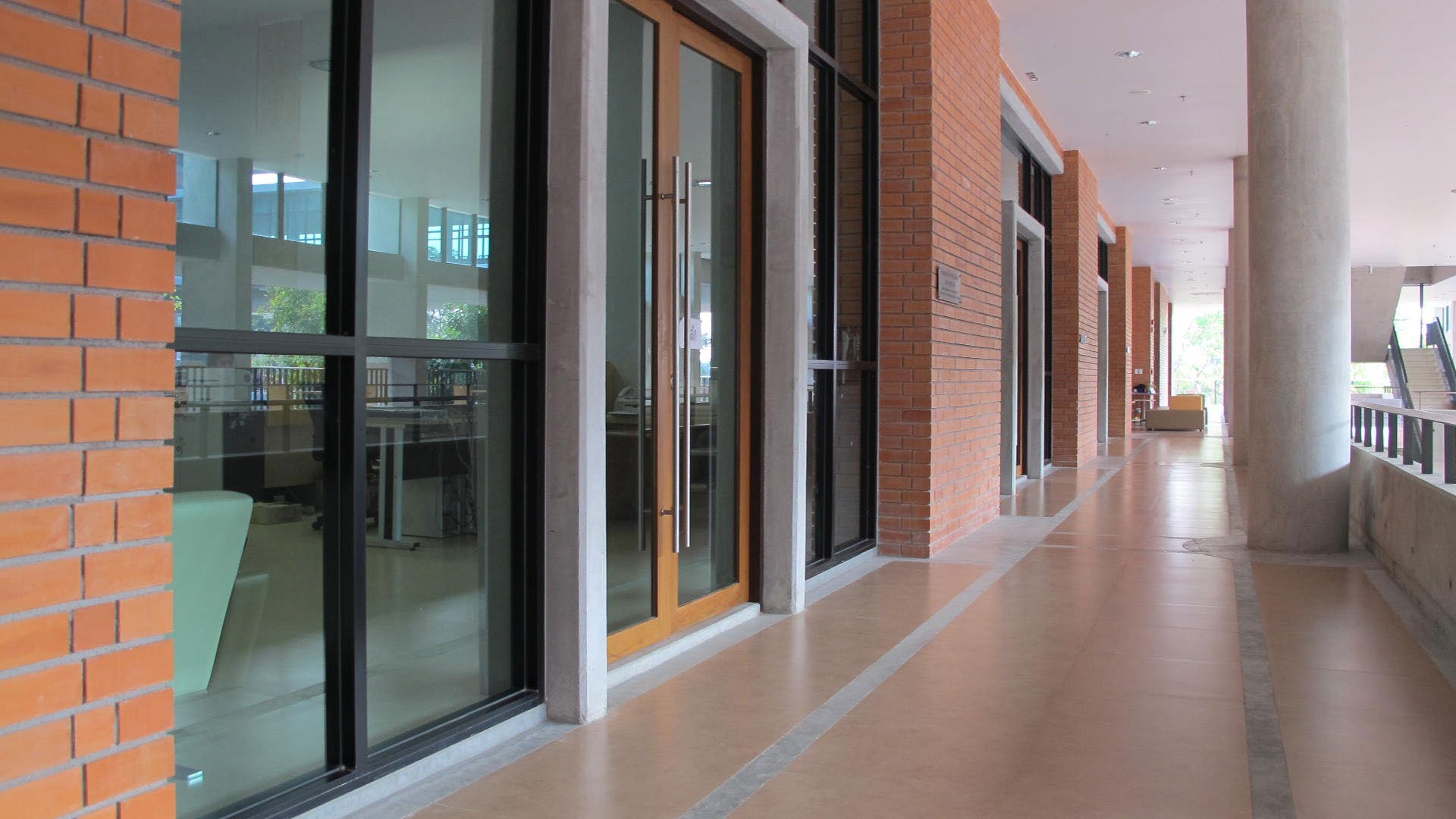 Red brick mahidol university