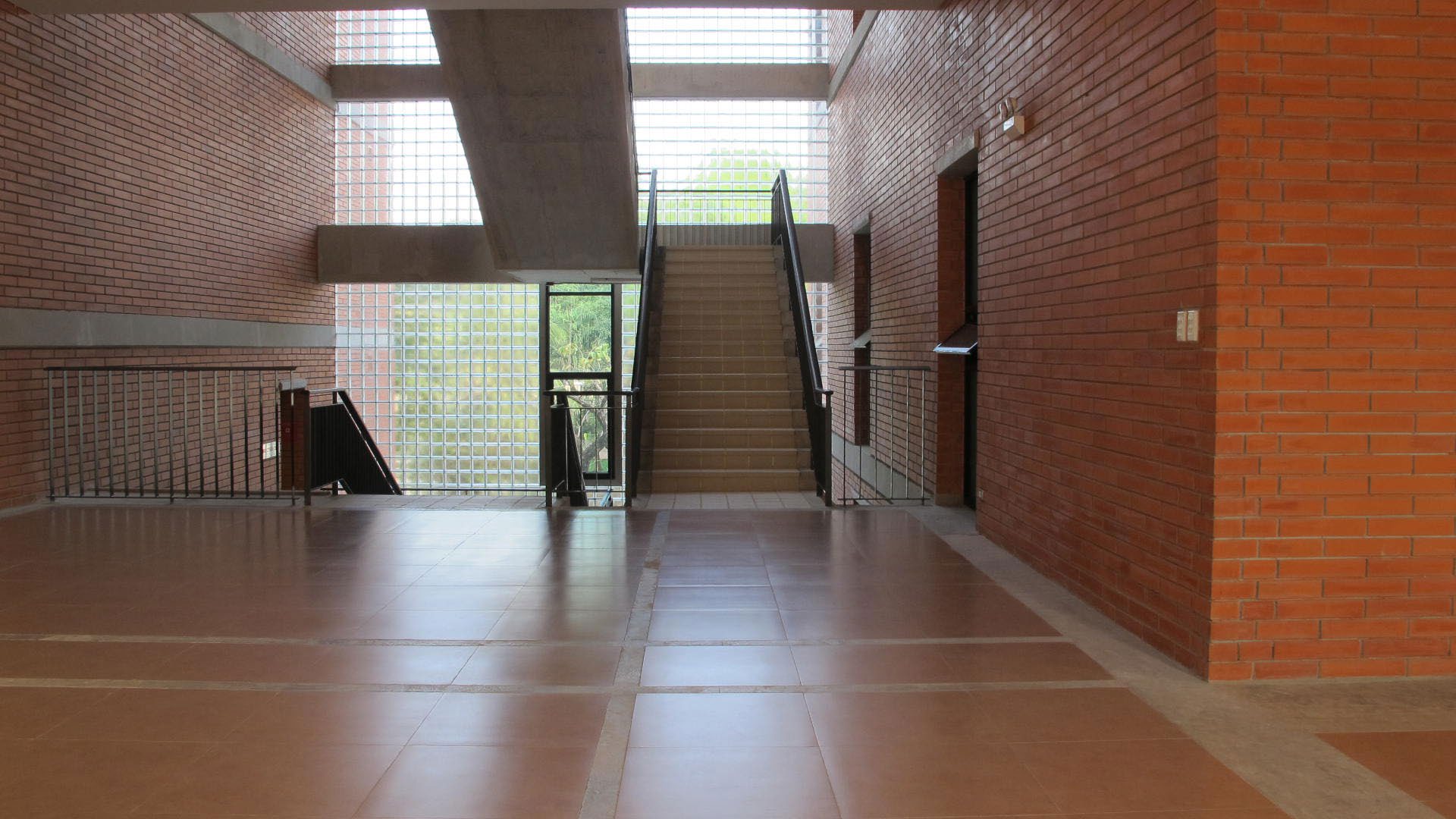 Red brick mahidol university