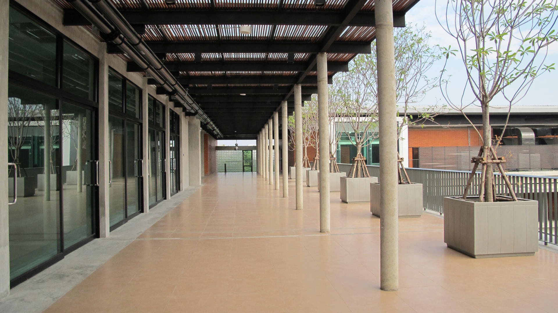 Red brick mahidol university
