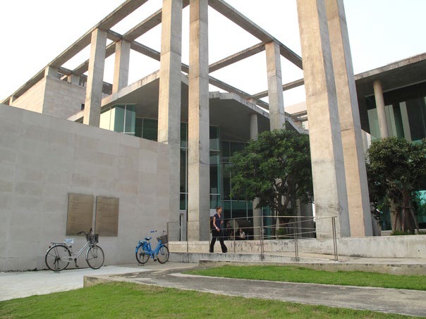 Red brick mahidol university